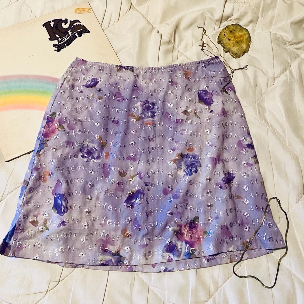 Vintage 90s vibe purple mini skirt! Size medium